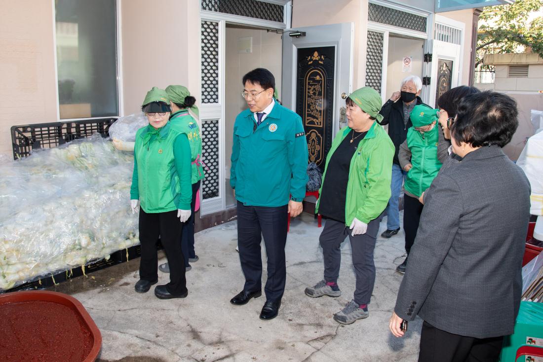 20251111_장전2동 새마을부녀회, 사랑의 김장나누기 행사_3.jpg