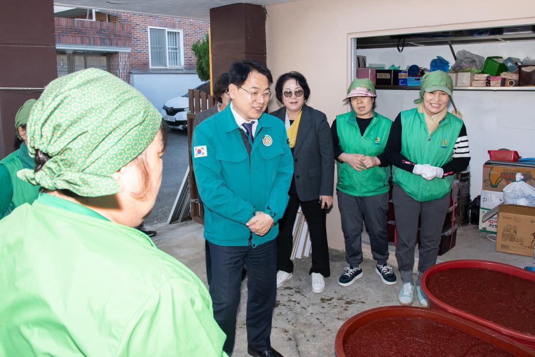 20251111_장전2동 새마을부녀회, 사랑의 김장나누기 행사_2.jpg