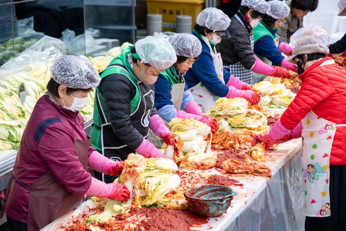 20251126_남산동 새마을부녀회, 사랑의 김장나눔 행사_9.jpg