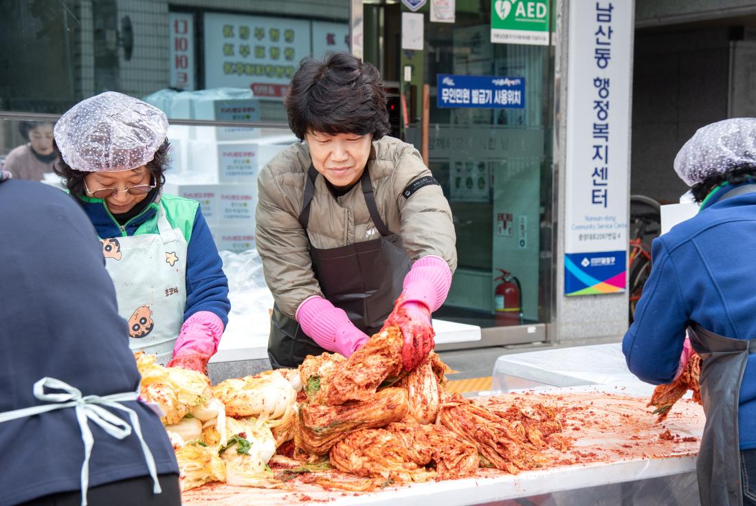 20251126_남산동 새마을부녀회, 사랑의 김장나눔 행사_10.jpg