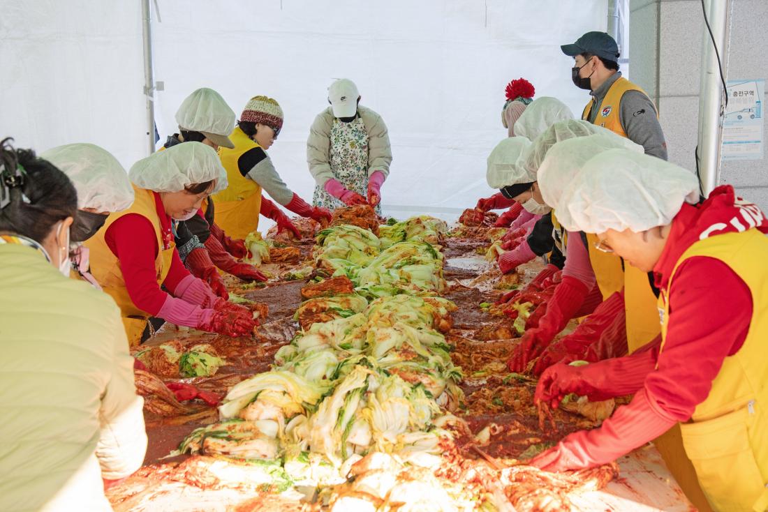 20251127_구서2동 적십자봉사회, 사랑의 김장나눔 행사_5.jpg