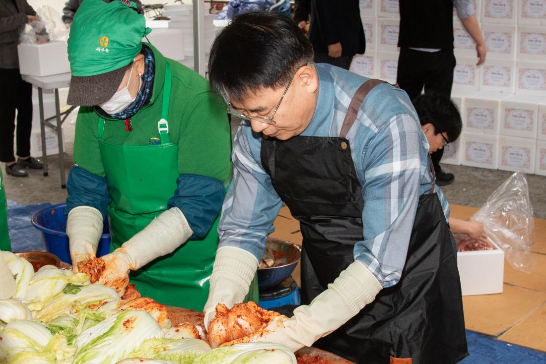 20251127_금사회동동 새마을부녀회, 사랑의 김장나눔 행사_5.jpg