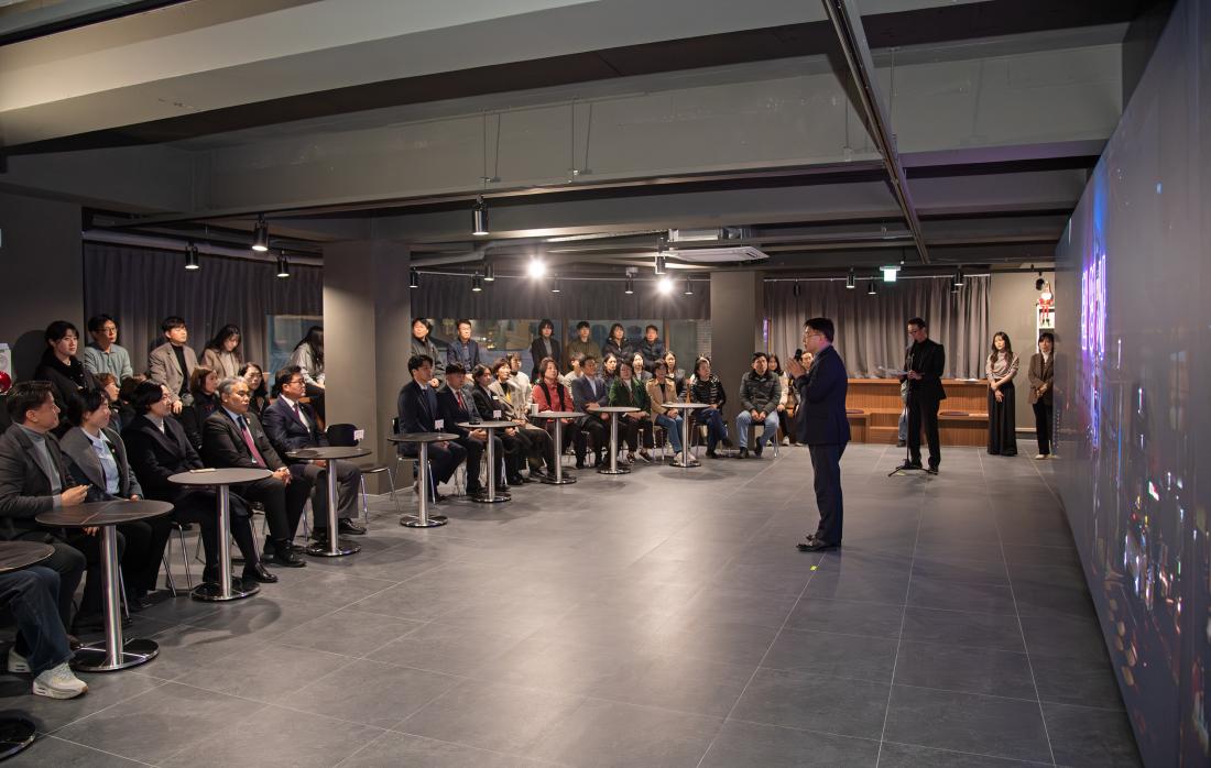 20251127_부산대학로 버추얼 팝업 개소식_4.jpg