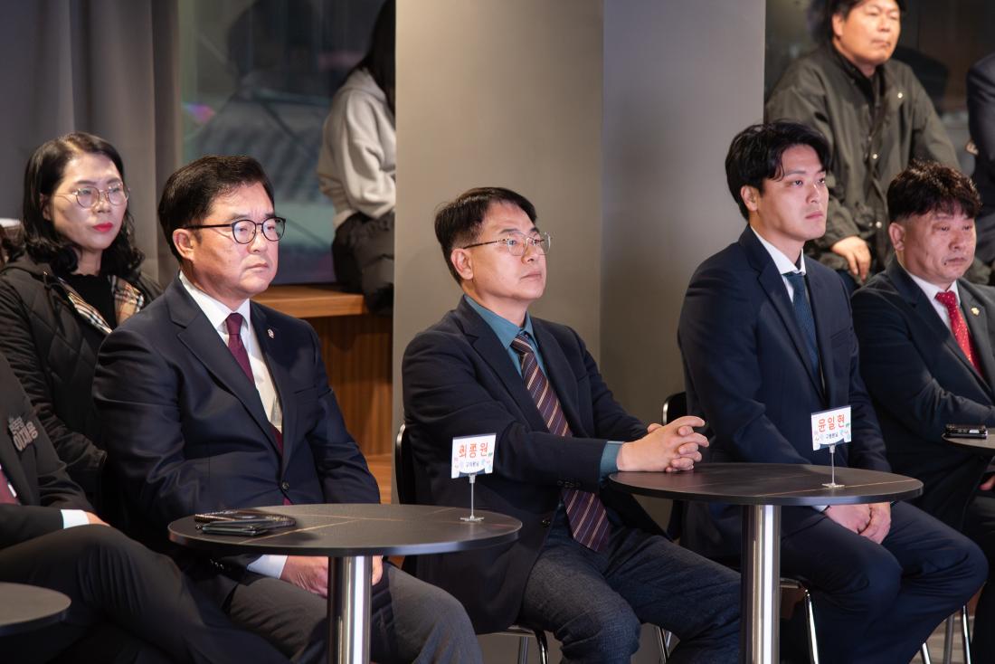 20251127_부산대학로 버추얼 팝업 개소식_5.jpg