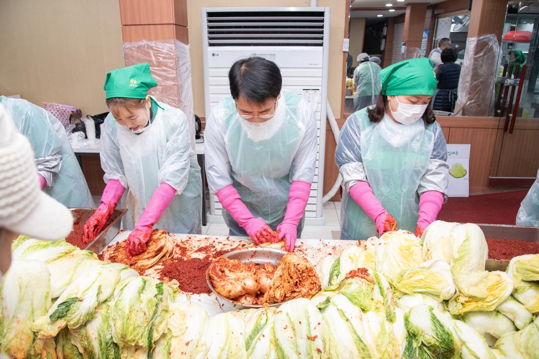 20251128_부곡2동 새마을부녀회, 사랑의 김장나눔 행사_2.jpg