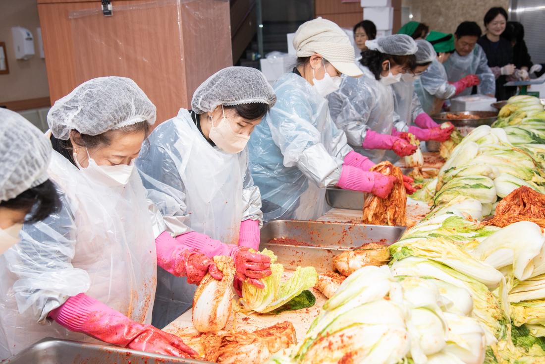 20251128_부곡2동 새마을부녀회, 사랑의 김장나눔 행사_7.jpg