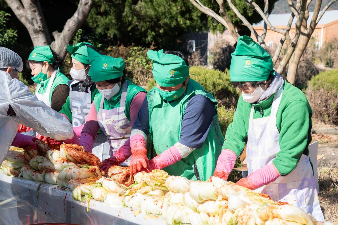 20251128_선두구동 새마을부녀회, 사랑의 김장나눔 행사_10.jpg