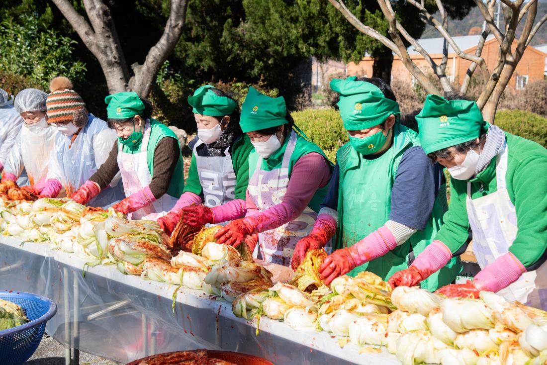 20251128_선두구동 새마을부녀회, 사랑의 김장나눔 행사_11.jpg