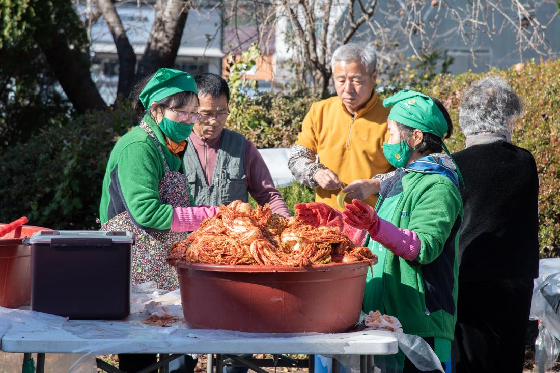 20251128_선두구동 새마을부녀회, 사랑의 김장나눔 행사_12.jpg