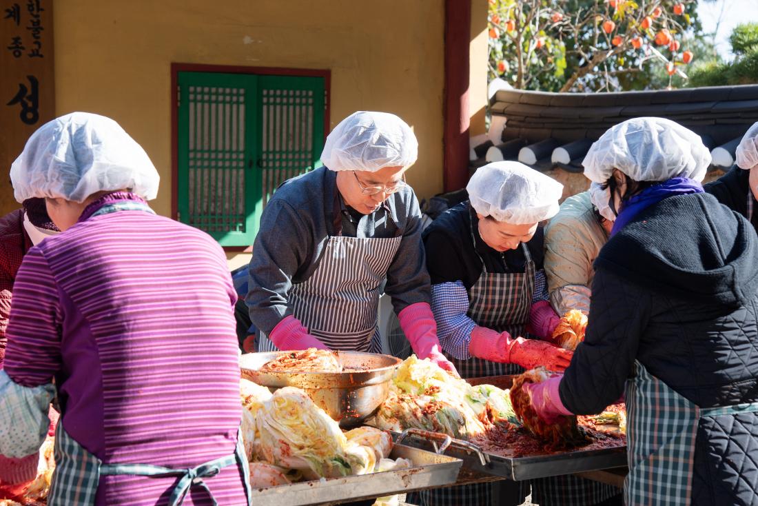 20251130_성불사, 사랑의 김장나눔 행사_11.jpg
