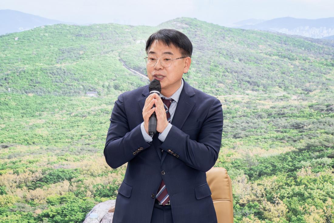 20251201_금정구 주민자치위원장협의회 이.취임식 및 월례회의_3.jpg