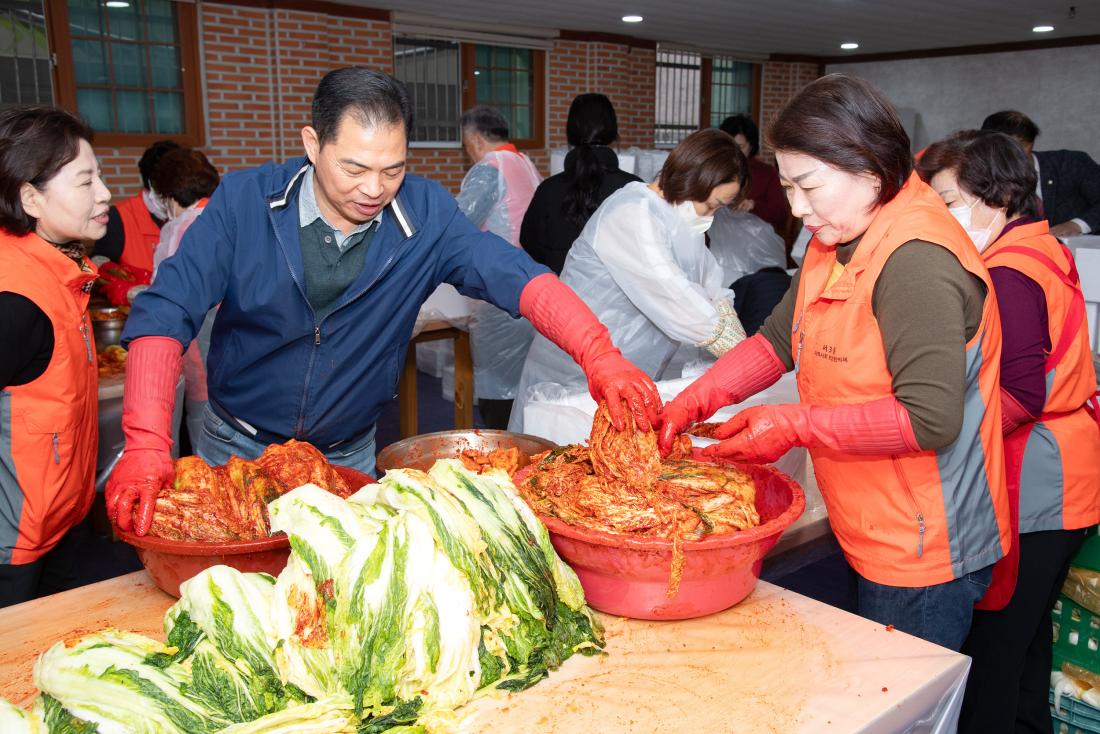 20251202_서3동 지역사회보장협의체, 사랑의 김장나눔 행사_9.jpg