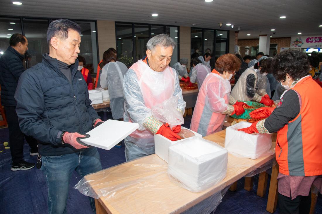 20251202_서3동 지역사회보장협의체, 사랑의 김장나눔 행사_16.jpg
