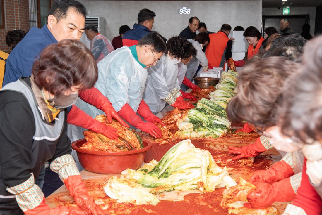 20251202_서3동 지역사회보장협의체, 사랑의 김장나눔 행사_6.jpg