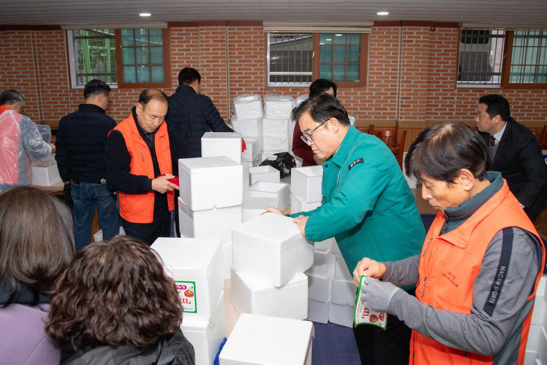 20251202_서3동 지역사회보장협의체, 사랑의 김장나눔 행사_15.jpg