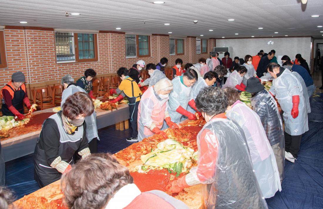 20251202_서3동 지역사회보장협의체, 사랑의 김장나눔 행사_21.jpg