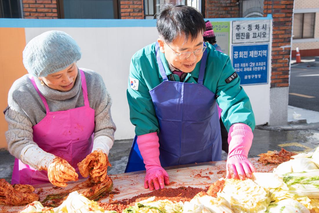 20251203_서1동 민간사회안전망, 사랑의 김장나눔 행사_2.jpg