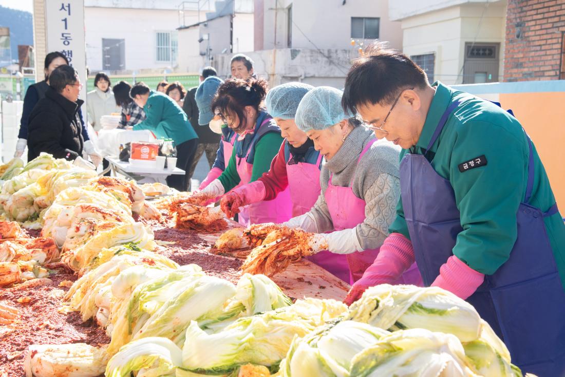 20251203_서1동 민간사회안전망, 사랑의 김장나눔 행사_8.jpg