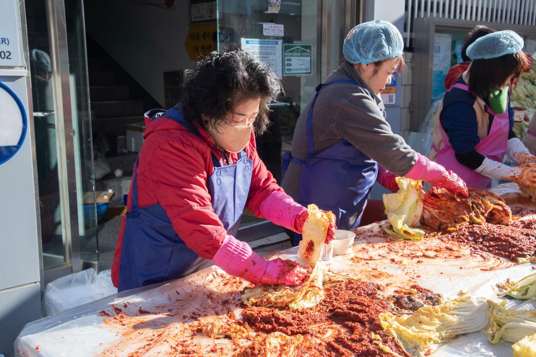 20251203_서1동 민간사회안전망, 사랑의 김장나눔 행사_12.jpg