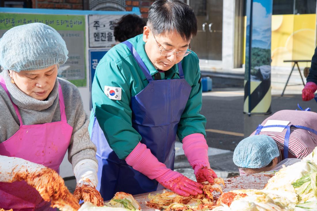 20251203_서1동 민간사회안전망, 사랑의 김장나눔 행사_6.jpg