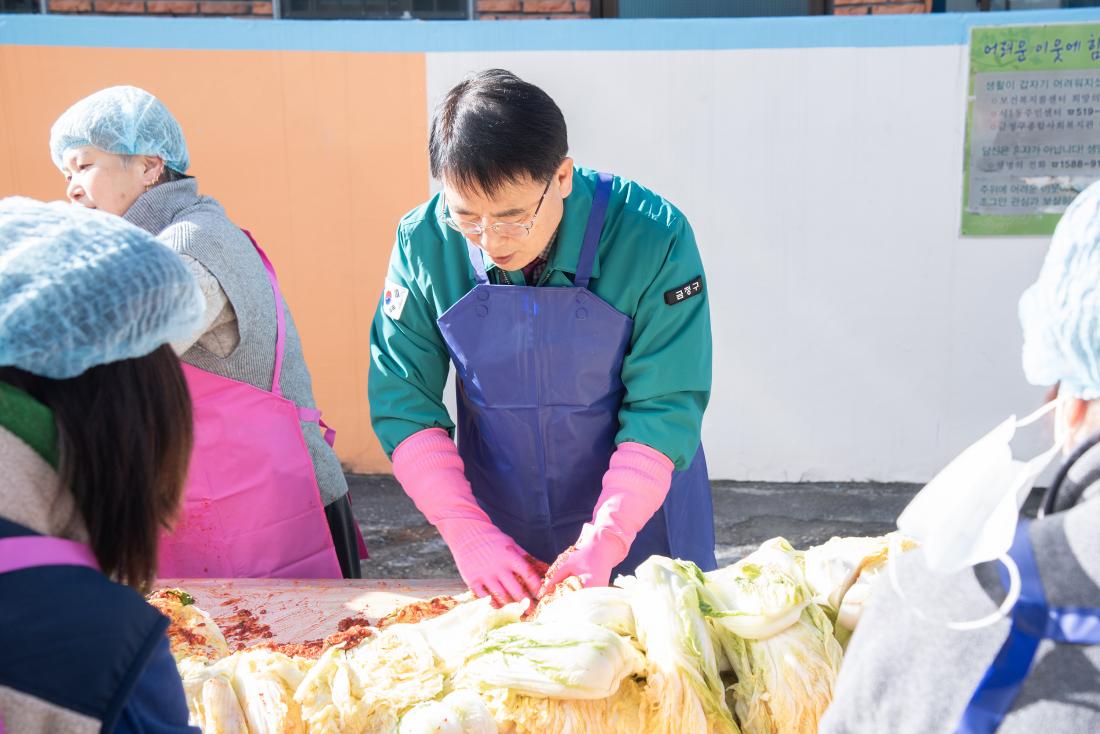 20251203_서1동 민간사회안전망, 사랑의 김장나눔 행사_3.jpg