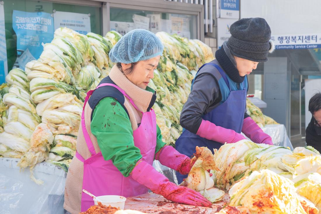 20251203_서1동 민간사회안전망, 사랑의 김장나눔 행사_13.jpg