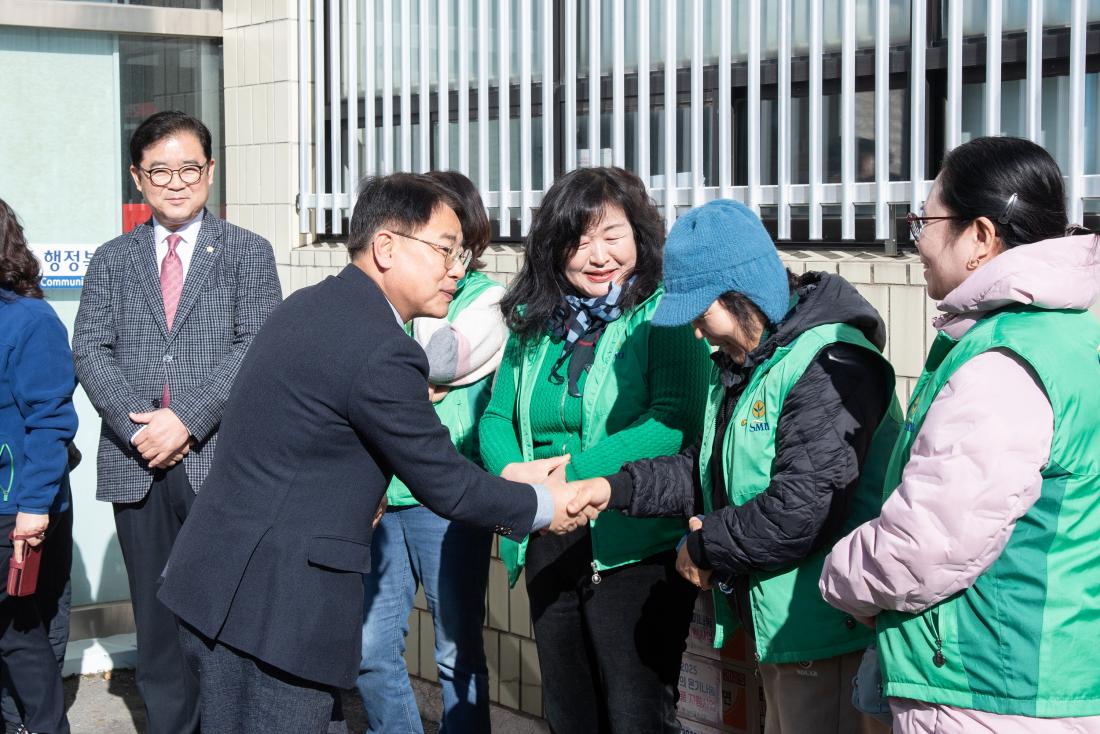 20251204_서1동 새마을부녀회, 온기나눔 생필품지원 사업 행사_2.jpg