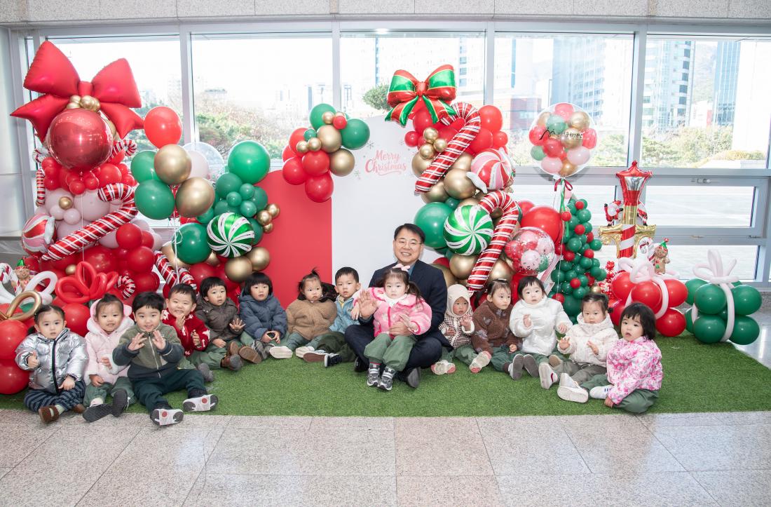 20251205_우리 곁에 문화예술-어린이집 문화공연_6.jpg