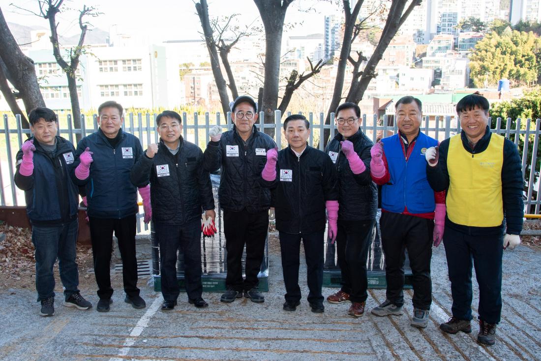 20251206_바르게살기운동금정구협의회, 연탄나눔사업_14.jpg