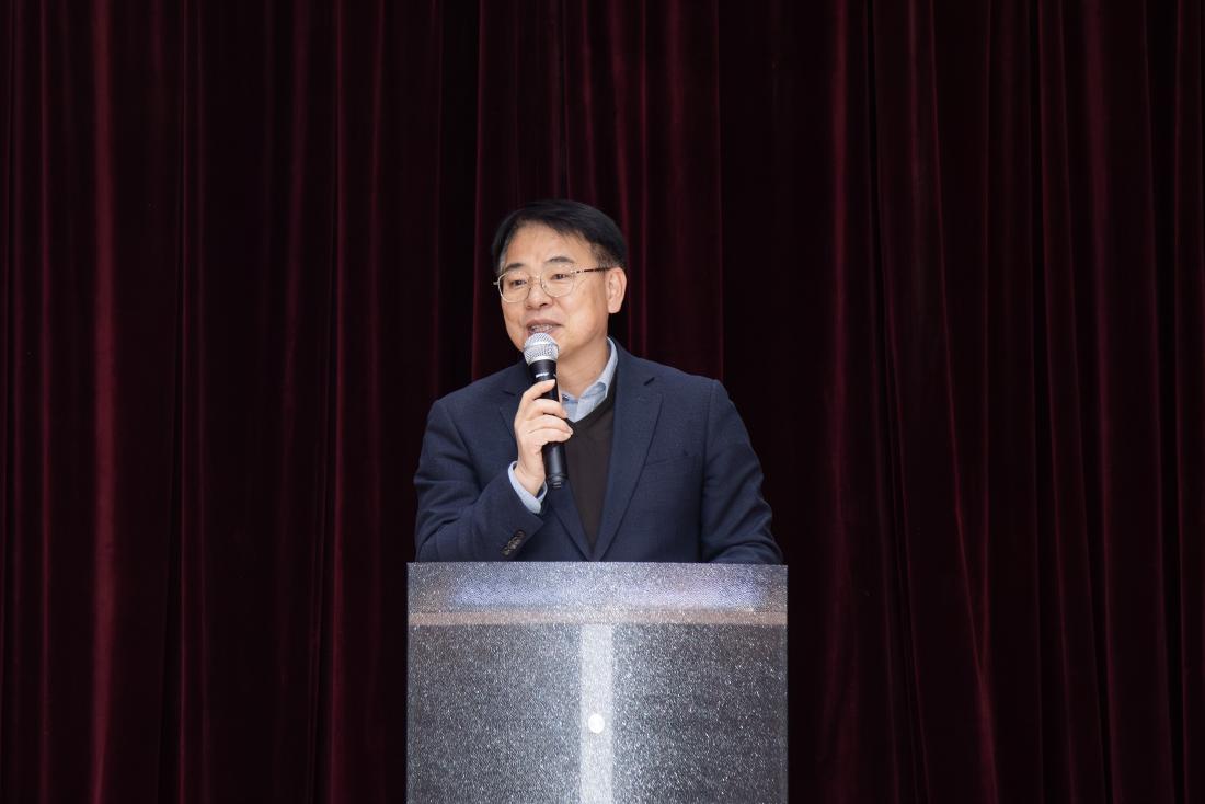 20251206_최민준 작가 초청 강연회_2.jpg