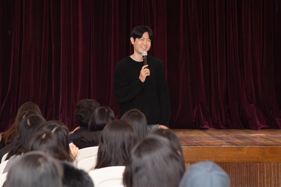 20251206_최민준 작가 초청 강연회_9.jpg