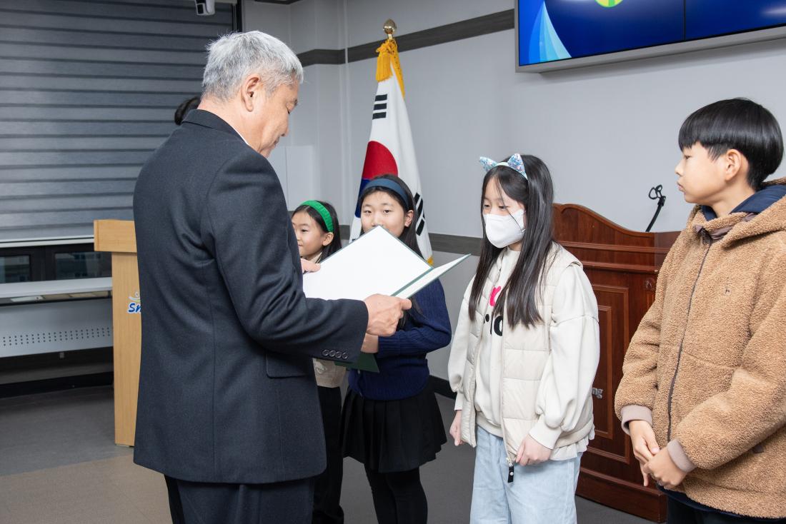 20251211_제45회 대통령기 국민독서경진대회 금정구예선  시상식_33.jpg