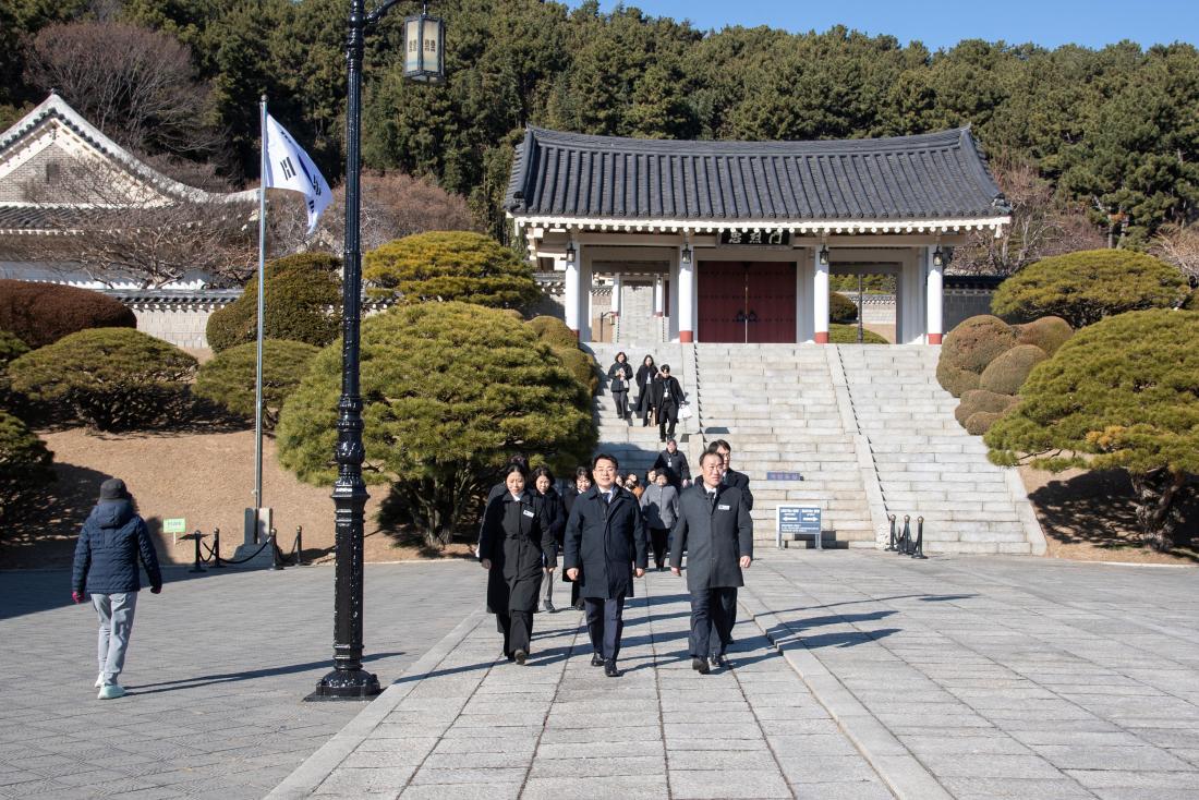 20260102_2026 신년 충렬사 참배_17.jpg