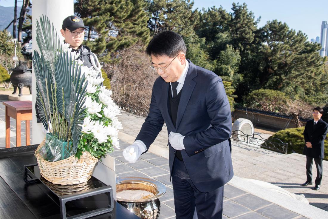 20260102_2026 신년 충렬사 참배_6.jpg