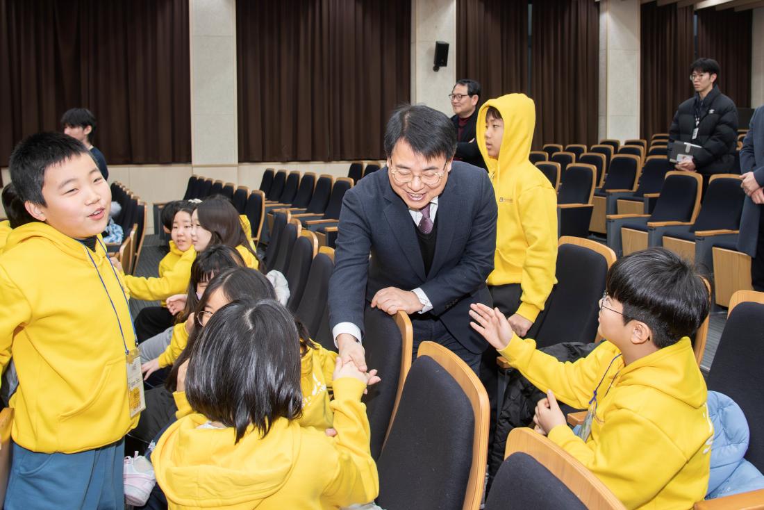 20260116_금정희망 겨울방학 어린이 영어캠프 수료식_12.jpg