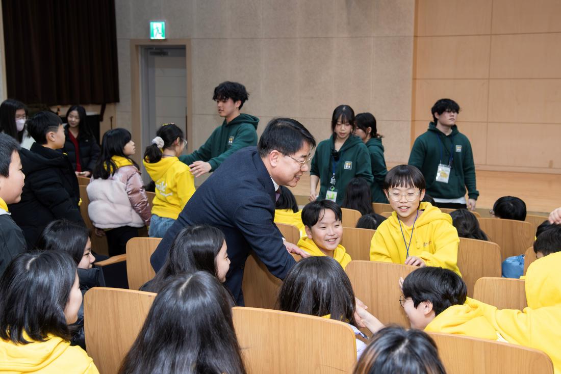 20260116_금정희망 겨울방학 어린이 영어캠프 수료식_11.jpg