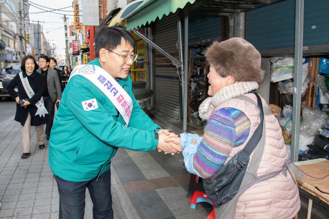 20260211_설 맞이 전통시장 현장 방문_19.jpg