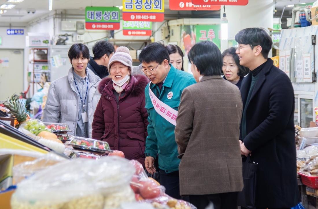 20260212_설 맞이 전통시장 방문_23.jpg