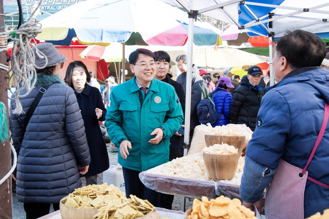 20260212_설 맞이 전통시장 방문_19.jpg