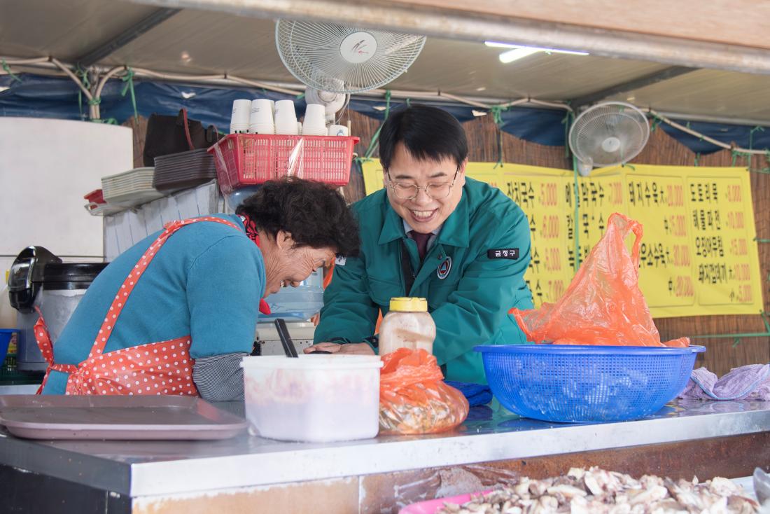 20260212_설 맞이 전통시장 방문_12.jpg