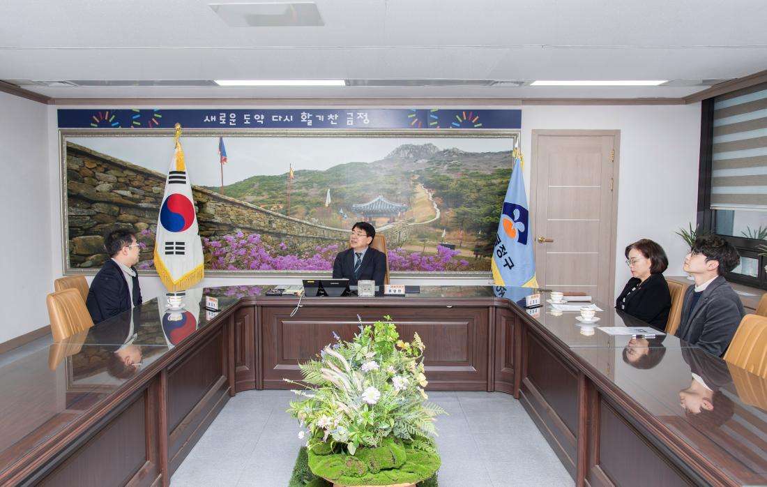 20260226_FLOW HOMME, 이웃돕기 성품 기탁_2.jpg