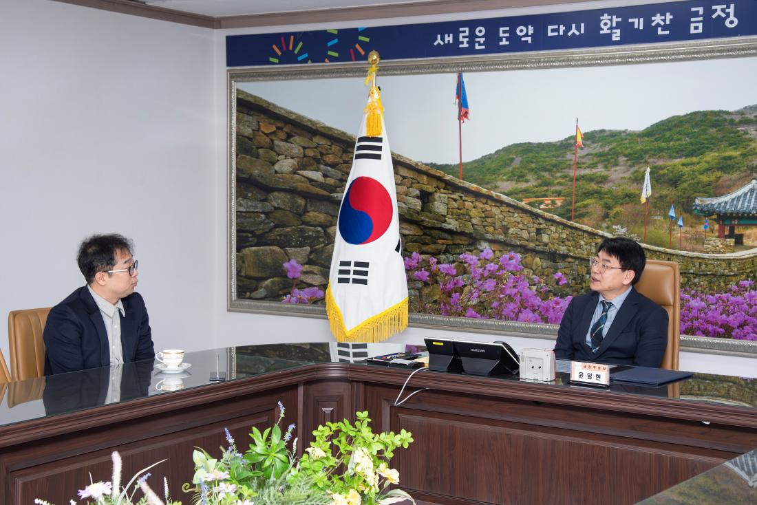 20260226_FLOW HOMME, 이웃돕기 성품 기탁_4.jpg