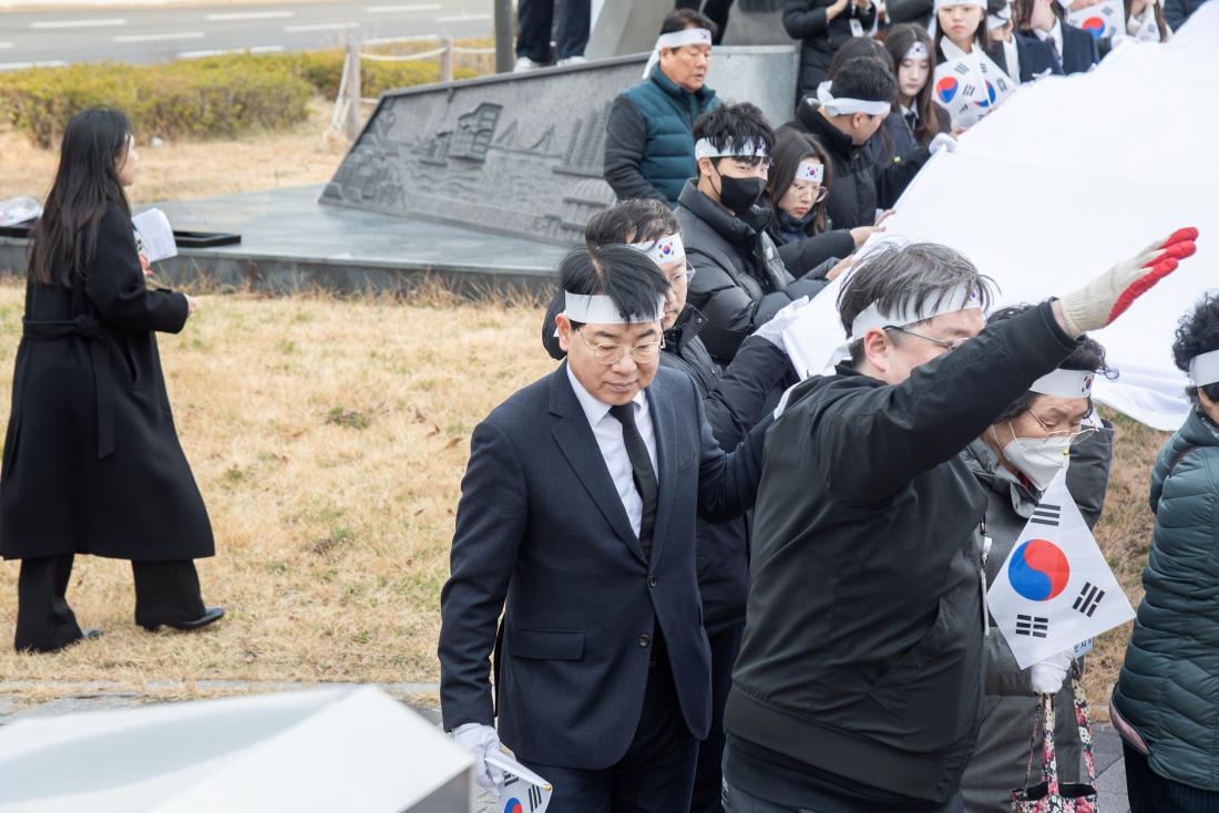 20260301_제107주년 3.1절 기념 대형태극기 게양식_4.jpg