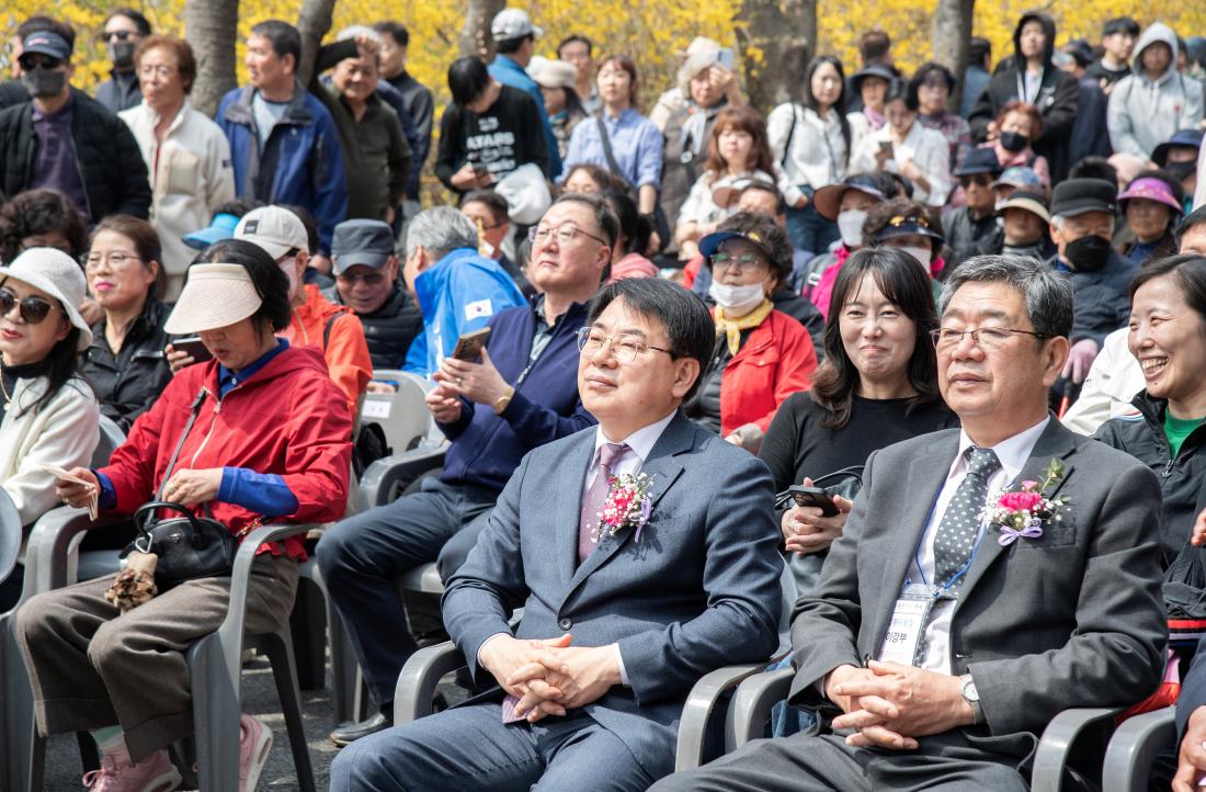 20260329_제8회 윤산벚꽃축제_6.jpg