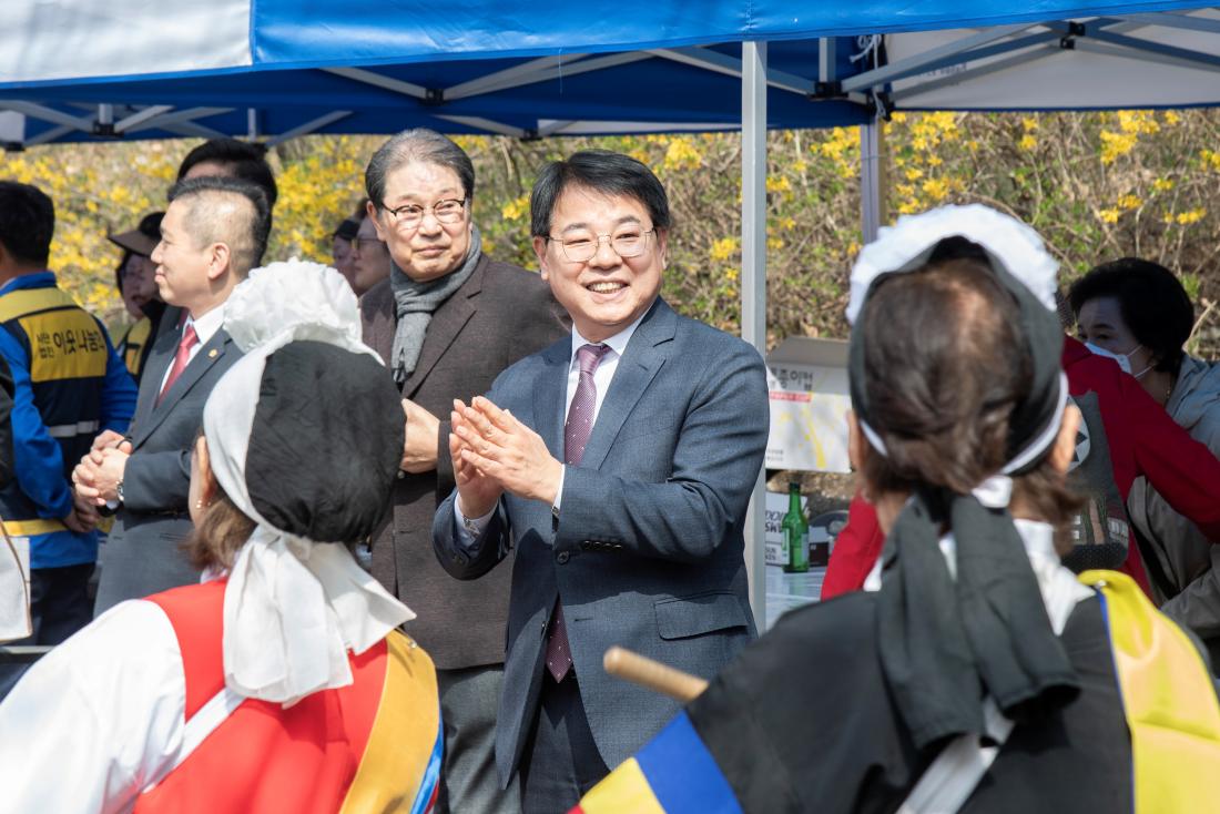 20260329_제8회 윤산벚꽃축제_7.jpg