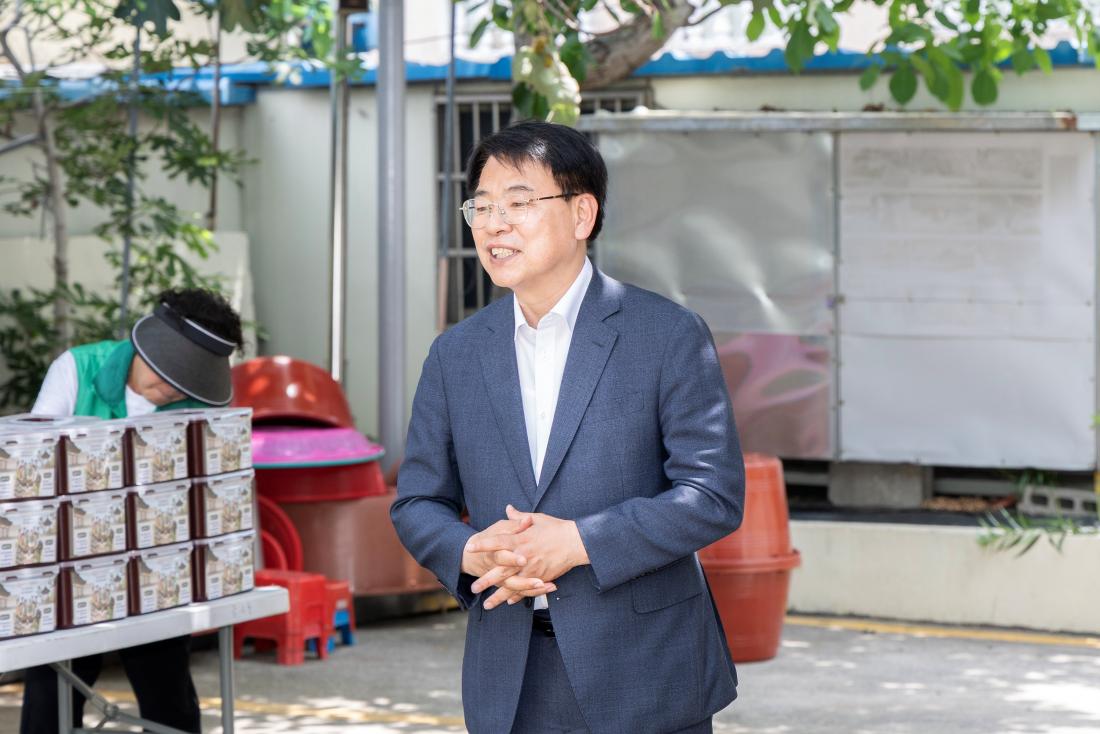 20260610_금사회동동 새마을부녀회 사랑의 김치나눔 행사_8.jpg