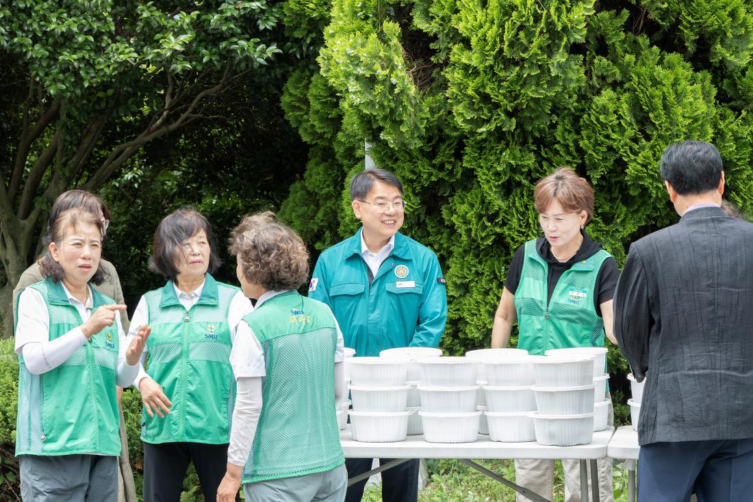 20260617_사랑의 삼계탕 나눔행사_5.jpg