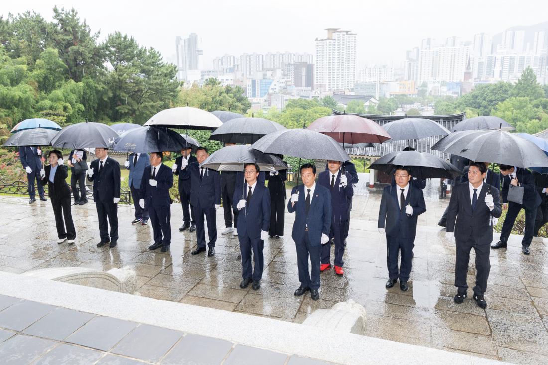 20260701_민선9기 취임 기념 충렬사 참배_6.jpg